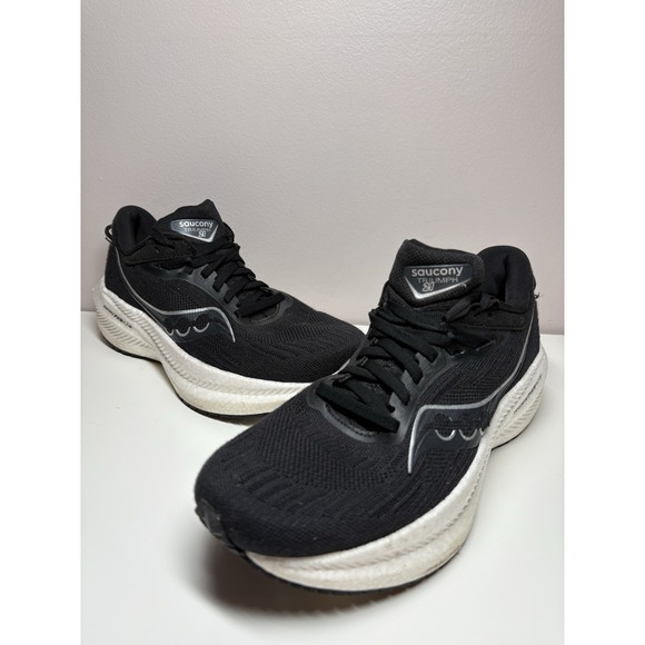 Saucony Shoes - Saucony Triumph 21 Women's 'Black/White' Running Shoes S10881-10 LkNW - Size 7